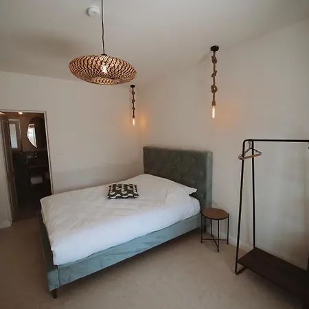 Eunoia Apartment *
